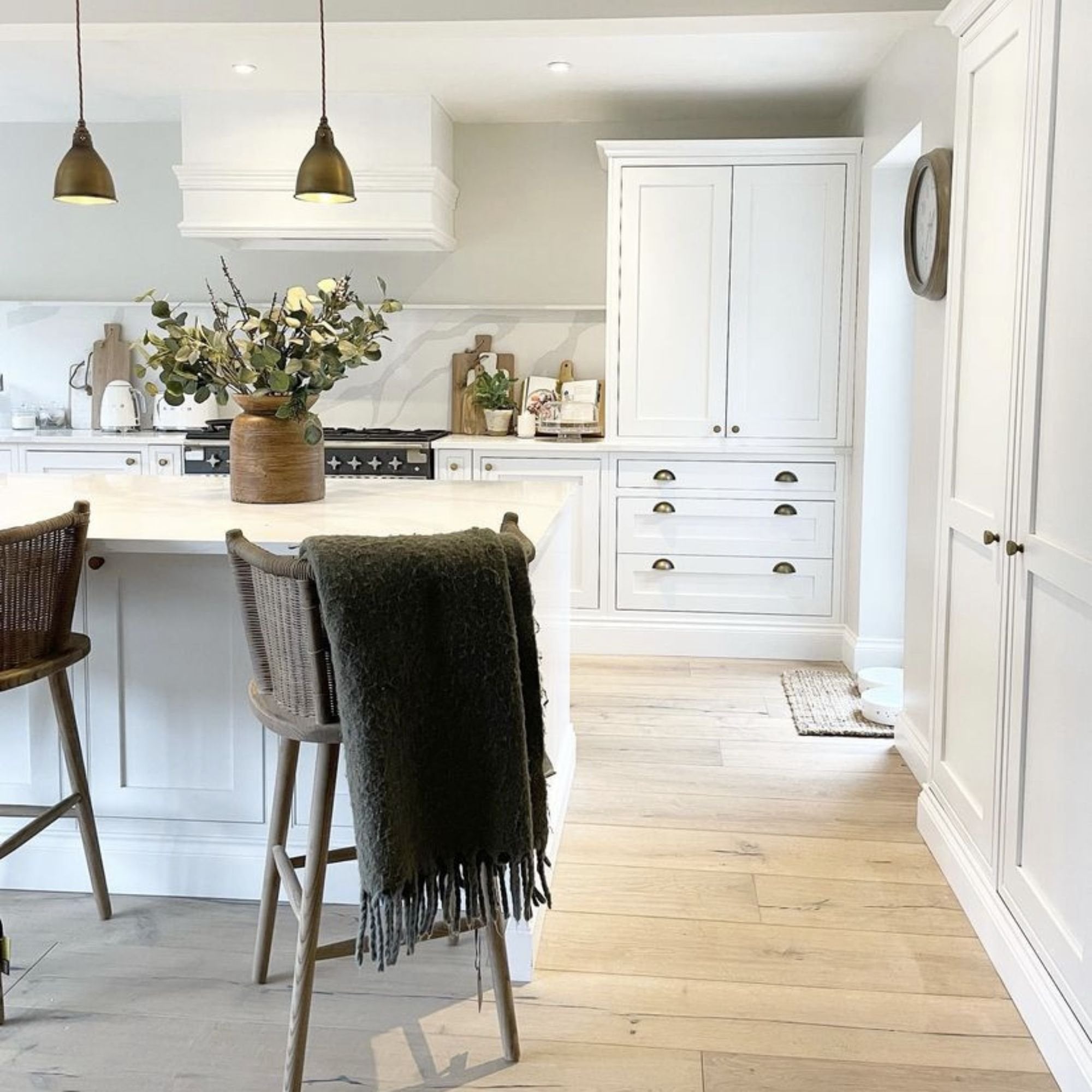 Wide Lucerne Oak Engineered Wood Flooring – Brushed & White Oiled – 240mm Wide