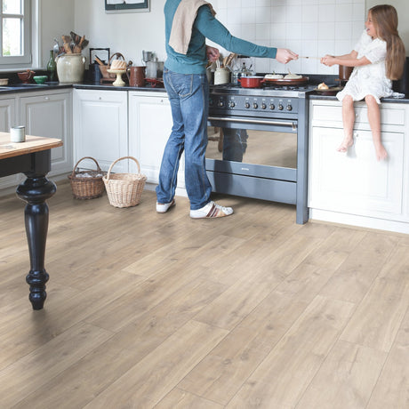 Havana Oak Natural with Saw Cuts Laminate Flooring – CLM1656 – 190mm Wide – 8mm Thick