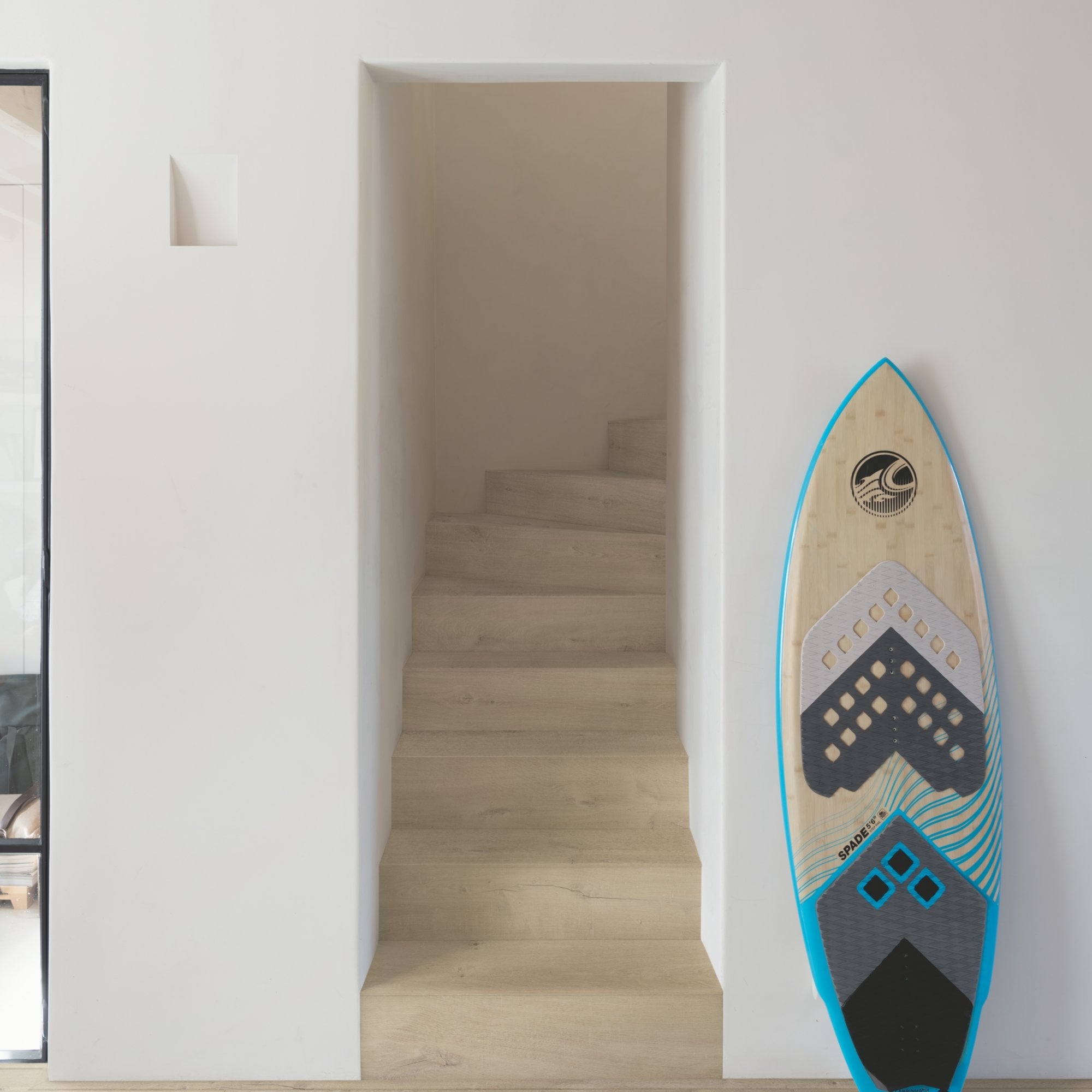 Soft Oak Medium Laminate Flooring – IM1856 – 190mm Wide – 8mm Thick