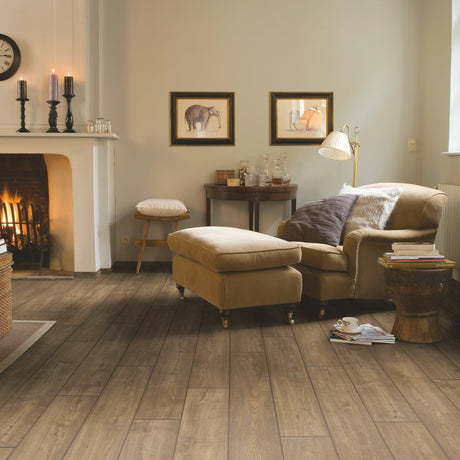 Classic Oak Brown Laminate Flooring – IM1849 – 190mm Wide – 8mm Thick