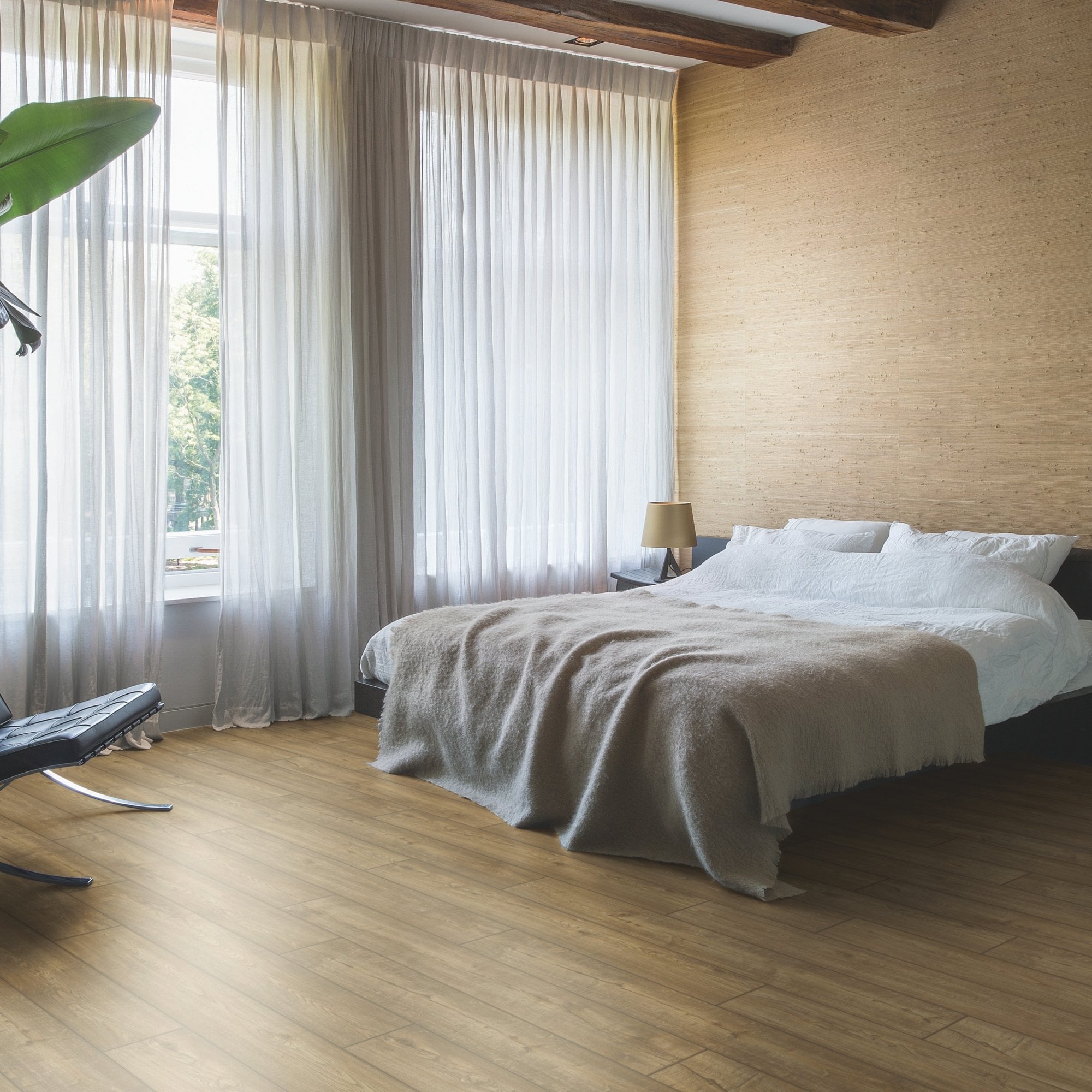 Classic Oak Brown Laminate Flooring – IM1849 – 190mm Wide – 8mm Thick