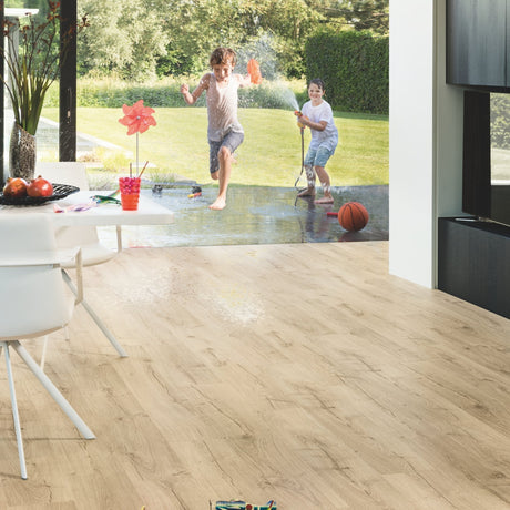 Classic Oak Beige Laminate Flooring – IM1847 – 190mm Wide – 8mm Thick