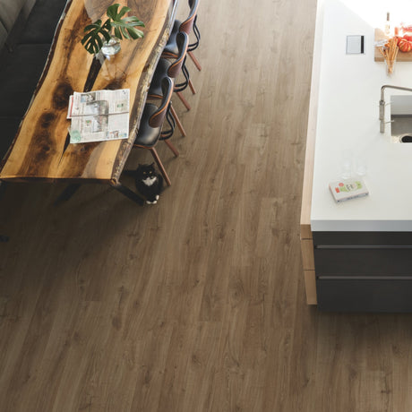 Newcastle Oak Brown Laminate Flooring – EL3582 – 156mm Wide – 8mm Thick