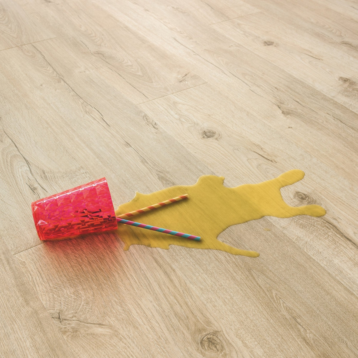 Classic Oak Beige Laminate Flooring – IMU1847 – 190mm Wide – 12mm Thick