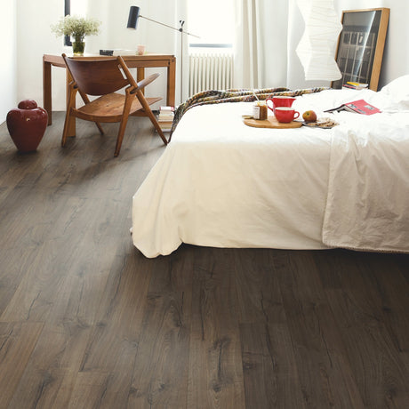 Classic Oak Brown Laminate Flooring – IMU1849 – 190mm Wide – 12mm Thick