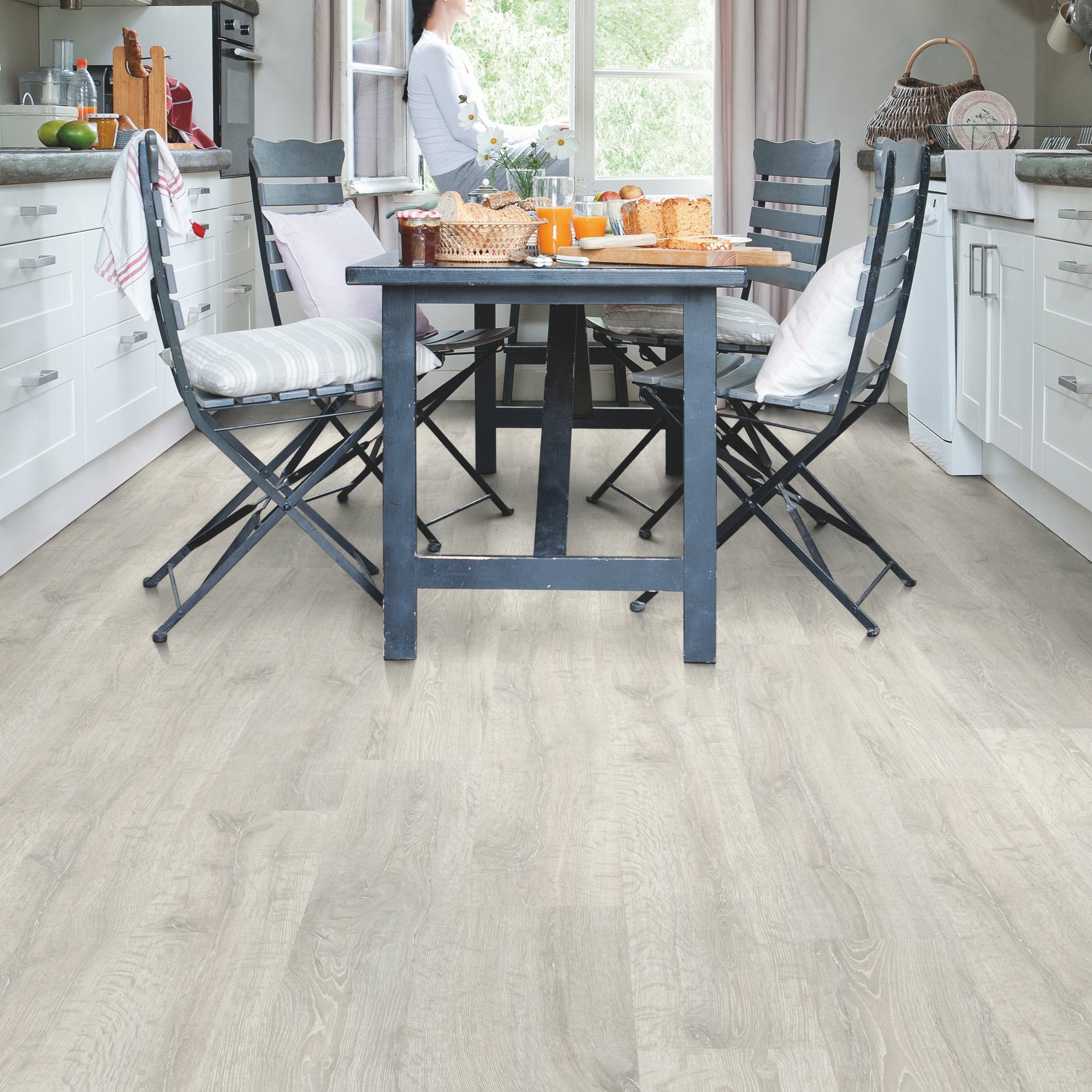 Reclaimed White Patina Oak Laminate Flooring – CL1653 – 190mm Wide – 8mm Thick