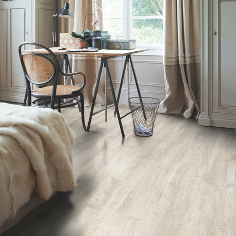 Reclaimed White Patina Oak Laminate Flooring – CL1653 – 190mm Wide – 8mm Thick