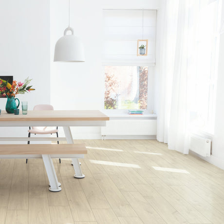 Havanna Oak Natural Laminate Flooring – CLM1655 – 190mm Wide – 8mm Thick
