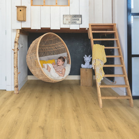 Light Classic Oak Laminate Flooring – CLM5787 – 190mm Wide – 8mm Thick