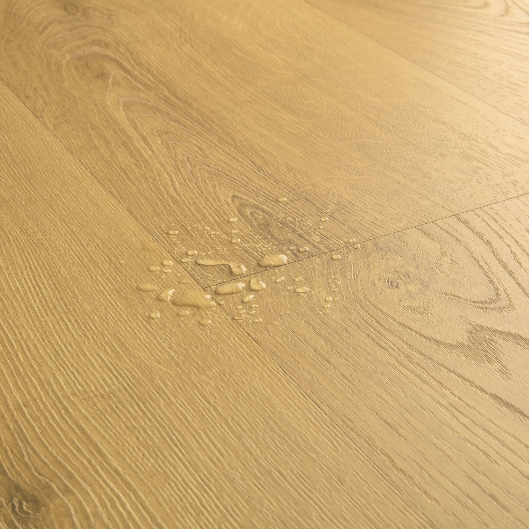 Light Classic Oak Laminate Flooring – CLM5787 – 190mm Wide – 8mm Thick