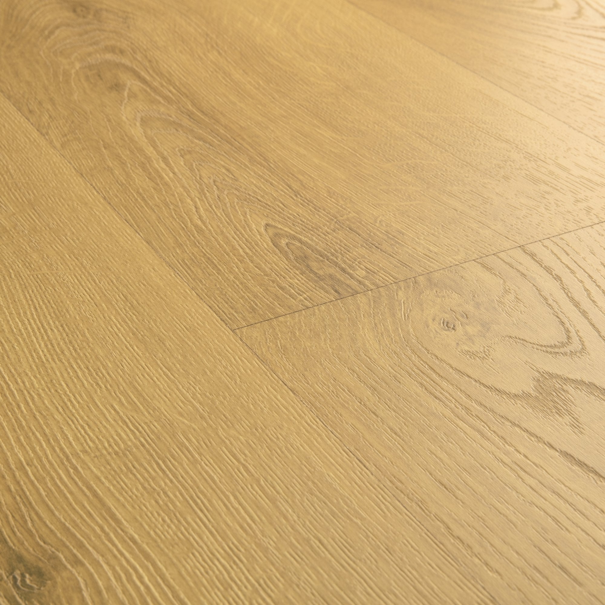 Light Classic Oak Laminate Flooring – CLM5787 – 190mm Wide – 8mm Thick