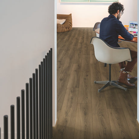 Warm Brown Oak Laminate Flooring – CLM5789 – 190mm Wide – 8mm Thick