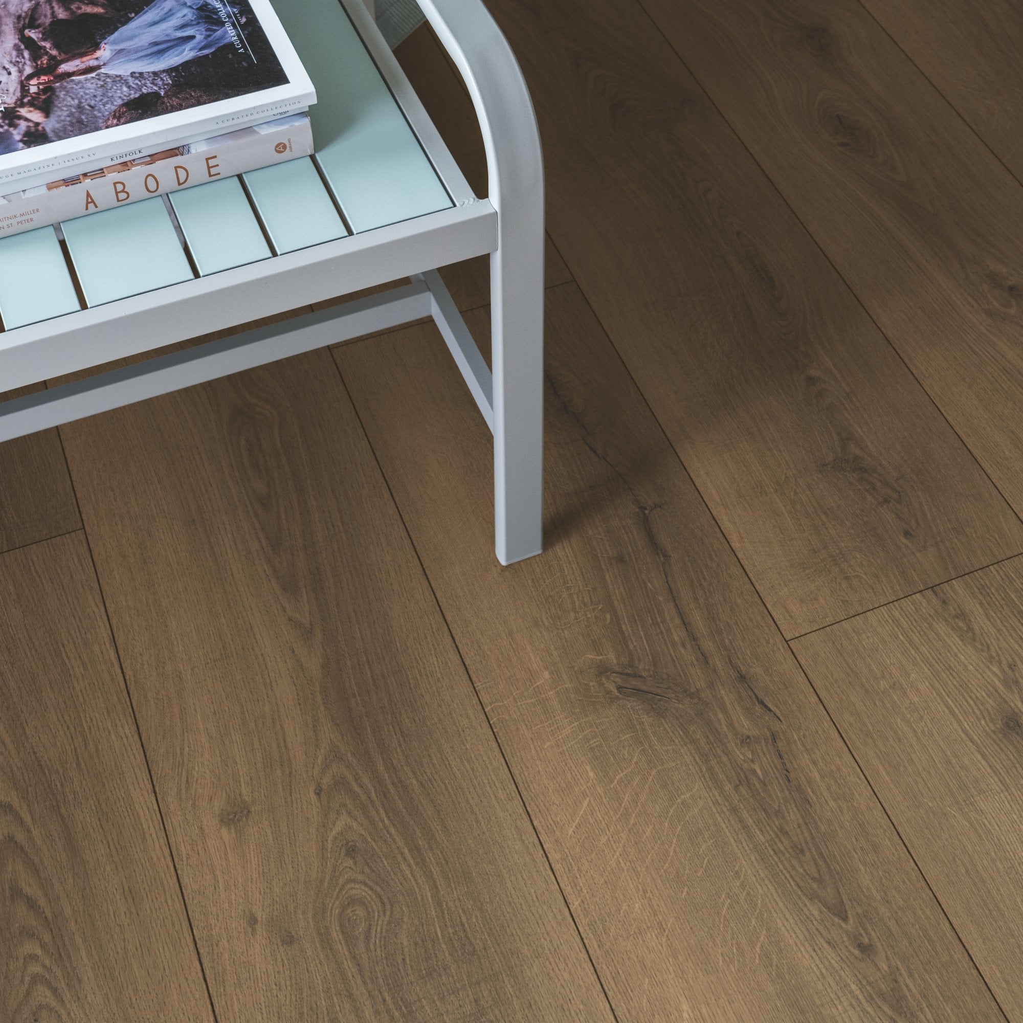 Warm Brown Oak Laminate Flooring – CLM5789 – 190mm Wide – 8mm Thick