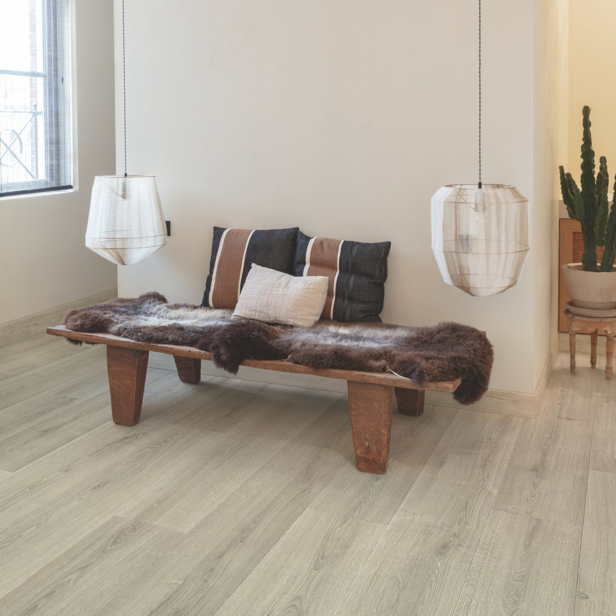Brushed Oak Grey Laminate Flooring – SIG4765 – 212mm Wide – 9mm Thick