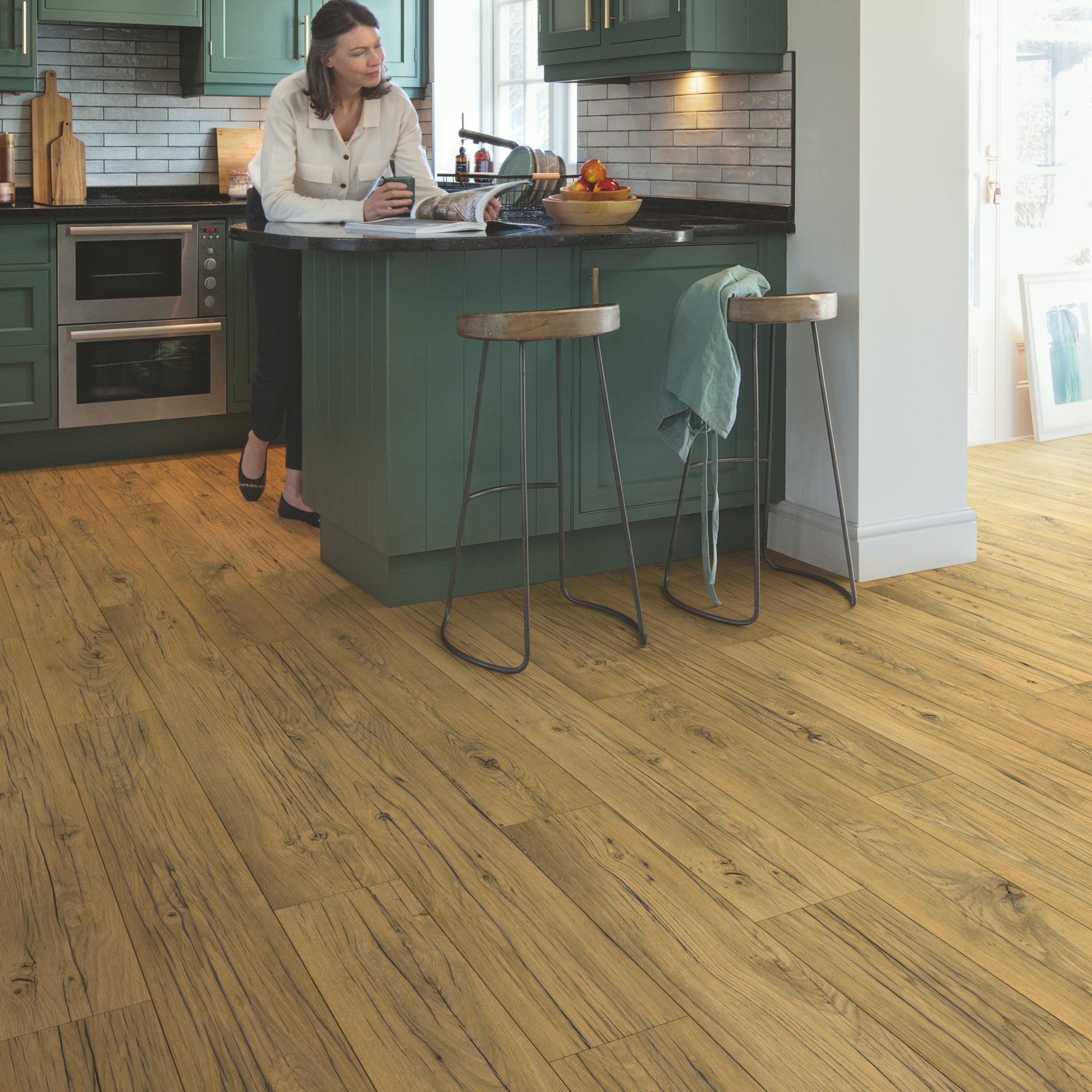 Cracked Oak Natural Laminate Flooring – SIG4767 – 212mm Wide – 9mm Thick