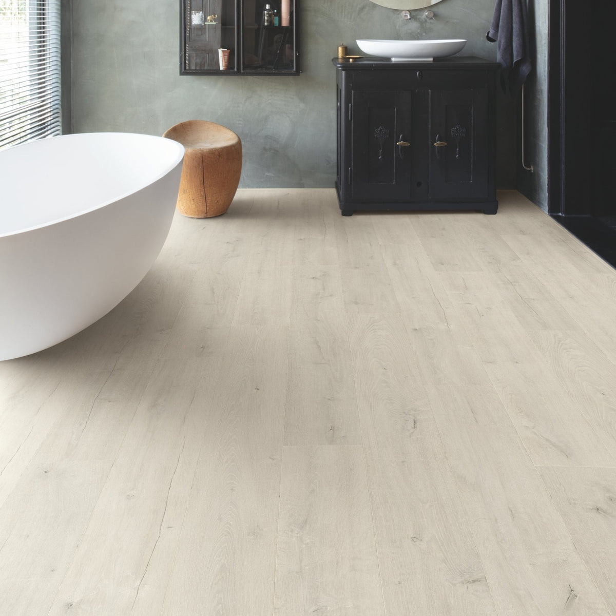 Soft Patina Oak Laminate Flooring – SIG4748 – 212mm Wide – 9mm Thick