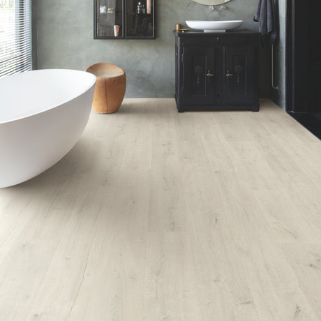 Soft Patina Oak Laminate Flooring – SIG4748 – 212mm Wide – 9mm Thick