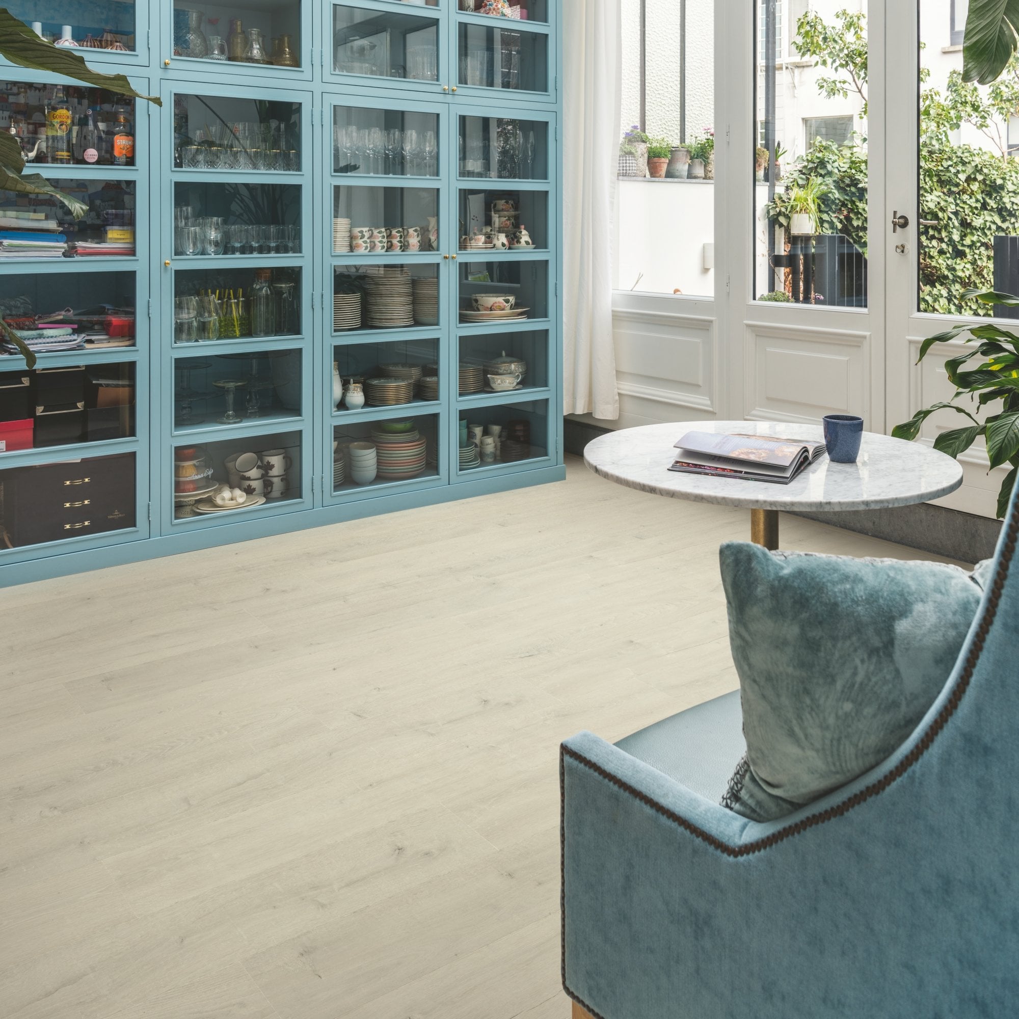 Soft Patina Oak Laminate Flooring – SIG4748 – 212mm Wide – 9mm Thick