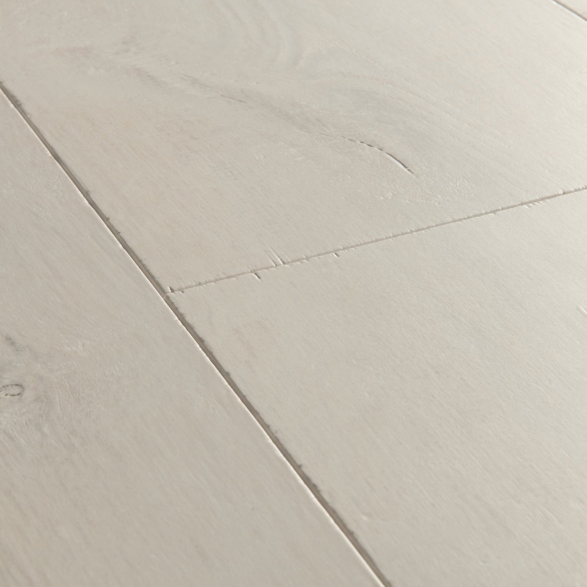 Soft Patina Oak Laminate Flooring – SIG4748 – 212mm Wide – 9mm Thick