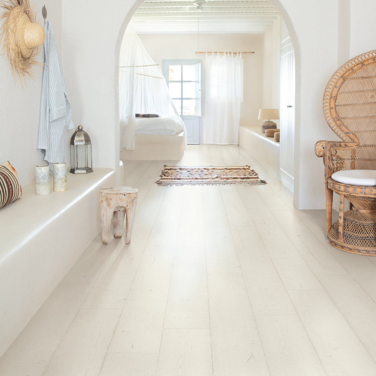Painted Oak White Laminate Flooring – SIG4753 – 212mm Wide – 9mm Thick