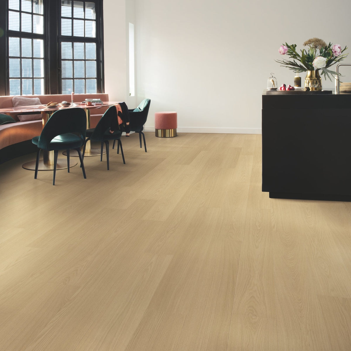 Beige Varnished Oak Laminate Flooring – SIG4750 – 212mm Wide – 9mm Thick