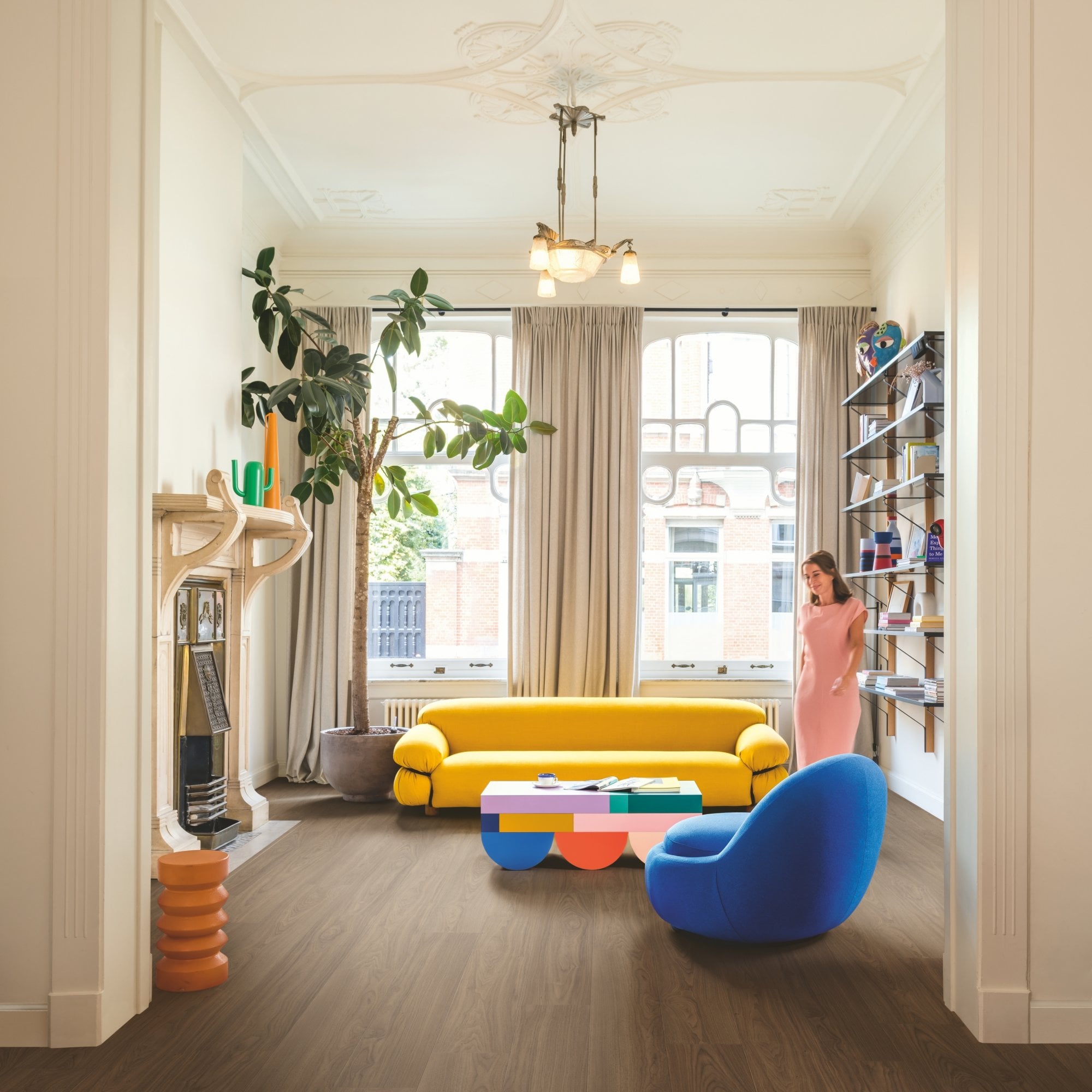 Chic Walnut Laminate Flooring – SIG4761 – 212mm Wide – 9mm Thick