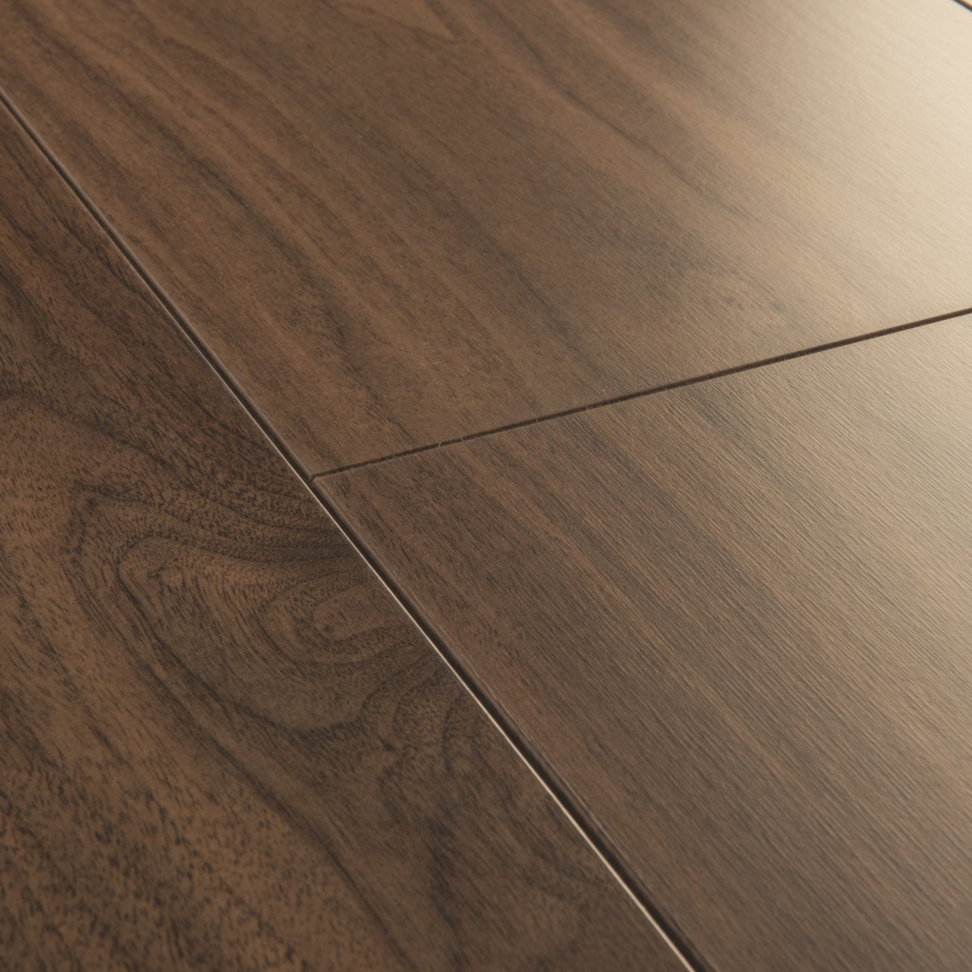 Chic Walnut Laminate Flooring – SIG4761 – 212mm Wide – 9mm Thick