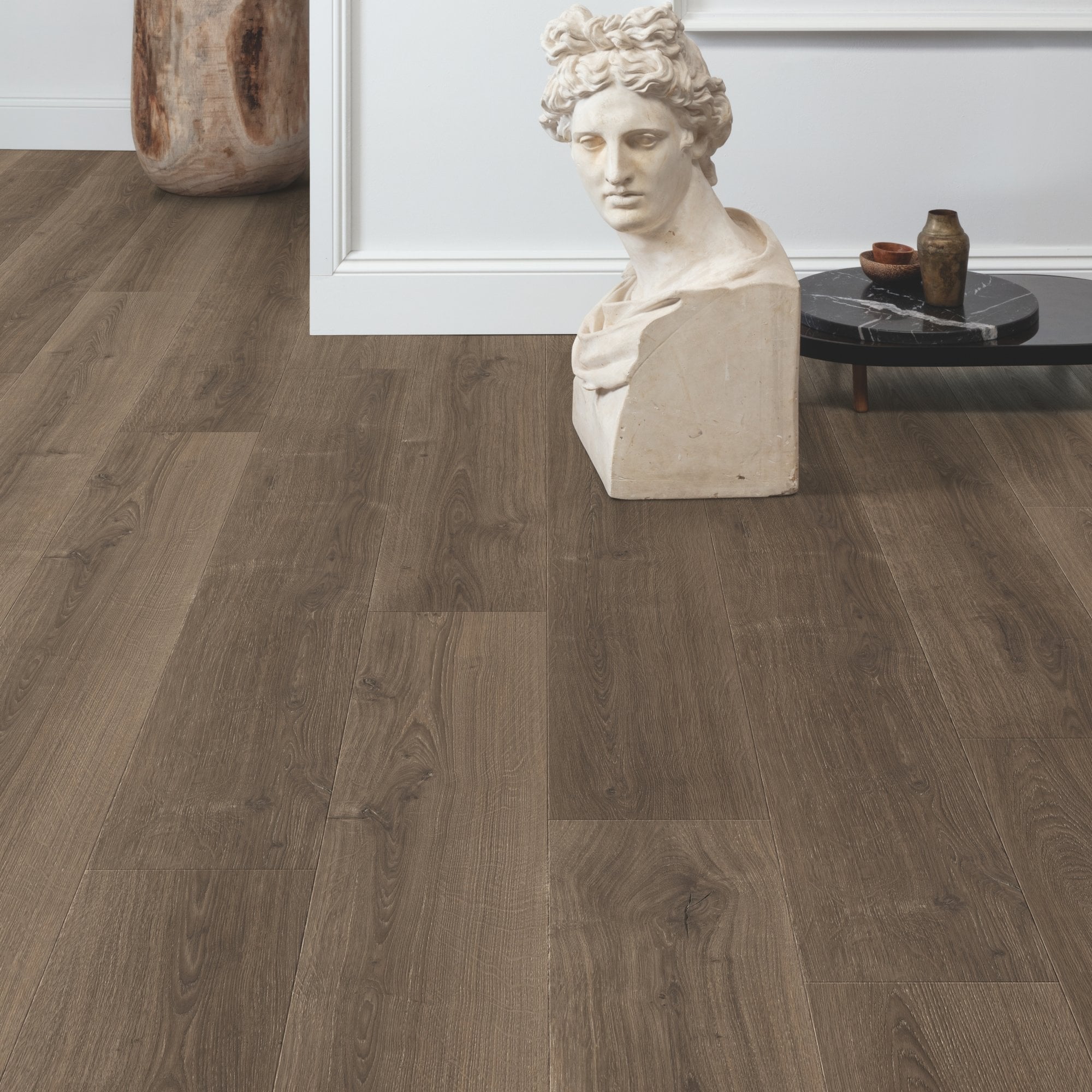 Brushed Oak Brown Laminate Flooring – SIG4766 – 212mm Wide – 9mm Thick