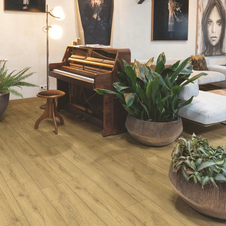 Honey Brown Oak Laminate Flooring – CLM5792 – 190mm Wide – 8mm Thick