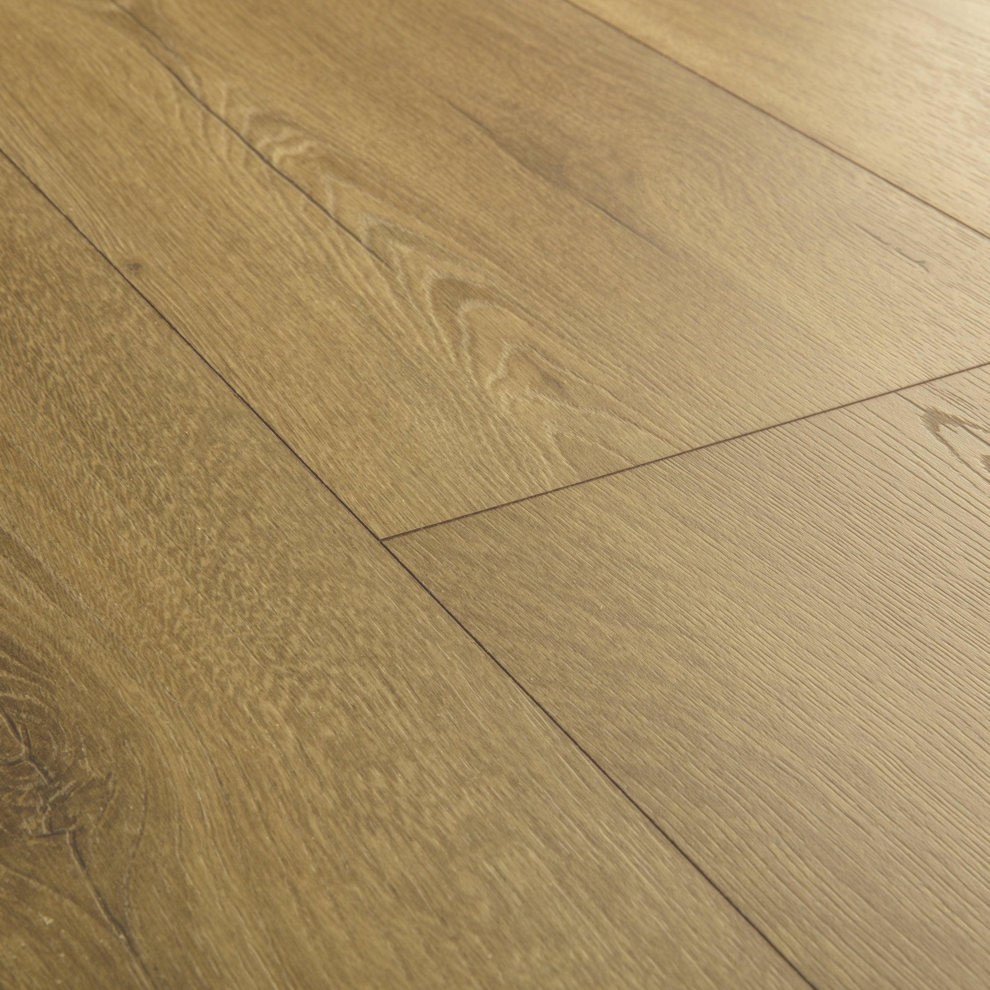 Honey Brown Oak Laminate Flooring – CLM5792 – 190mm Wide – 8mm Thick