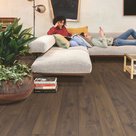 Peanut Brown Oak Laminate Flooring – CLM5800 – 190mm Wide – 8mm Thick