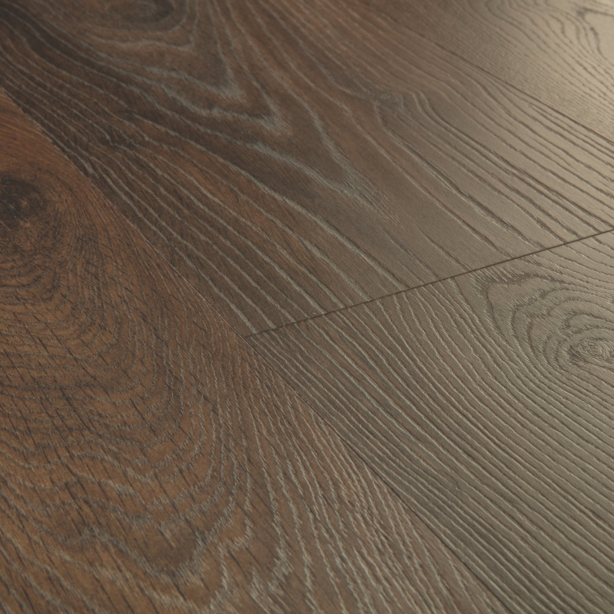 Peanut Brown Oak Laminate Flooring – CLM5800 – 190mm Wide – 8mm Thick