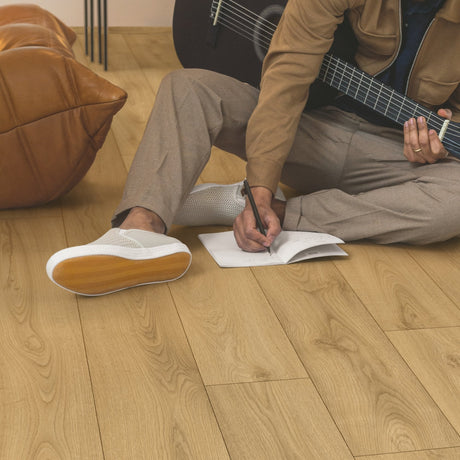 Sandy Oak Laminate Flooring – CLM5801 – 190mm Wide – 8mm Thick