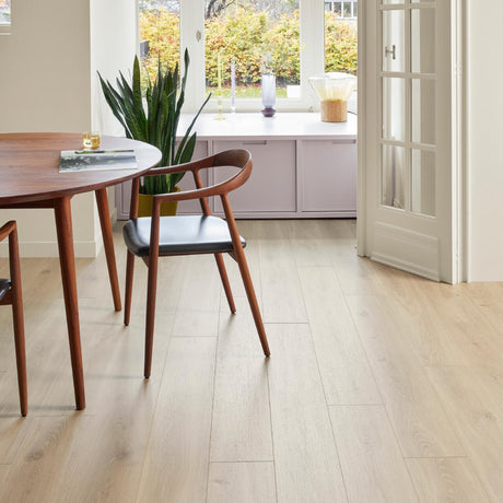 Bloom Sand Natural Laminate Flooring – 190mm Wide – 8mm Thick