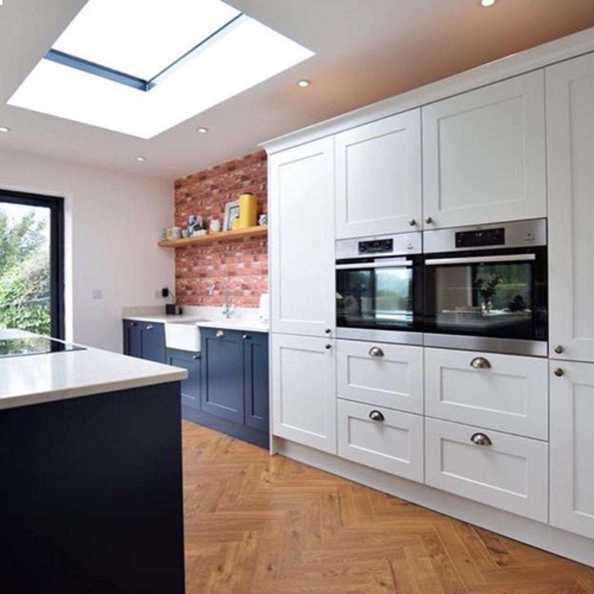Holborn Park Laminate Herringbone Parquet Flooring – 12mm Thick – AC4 Rated