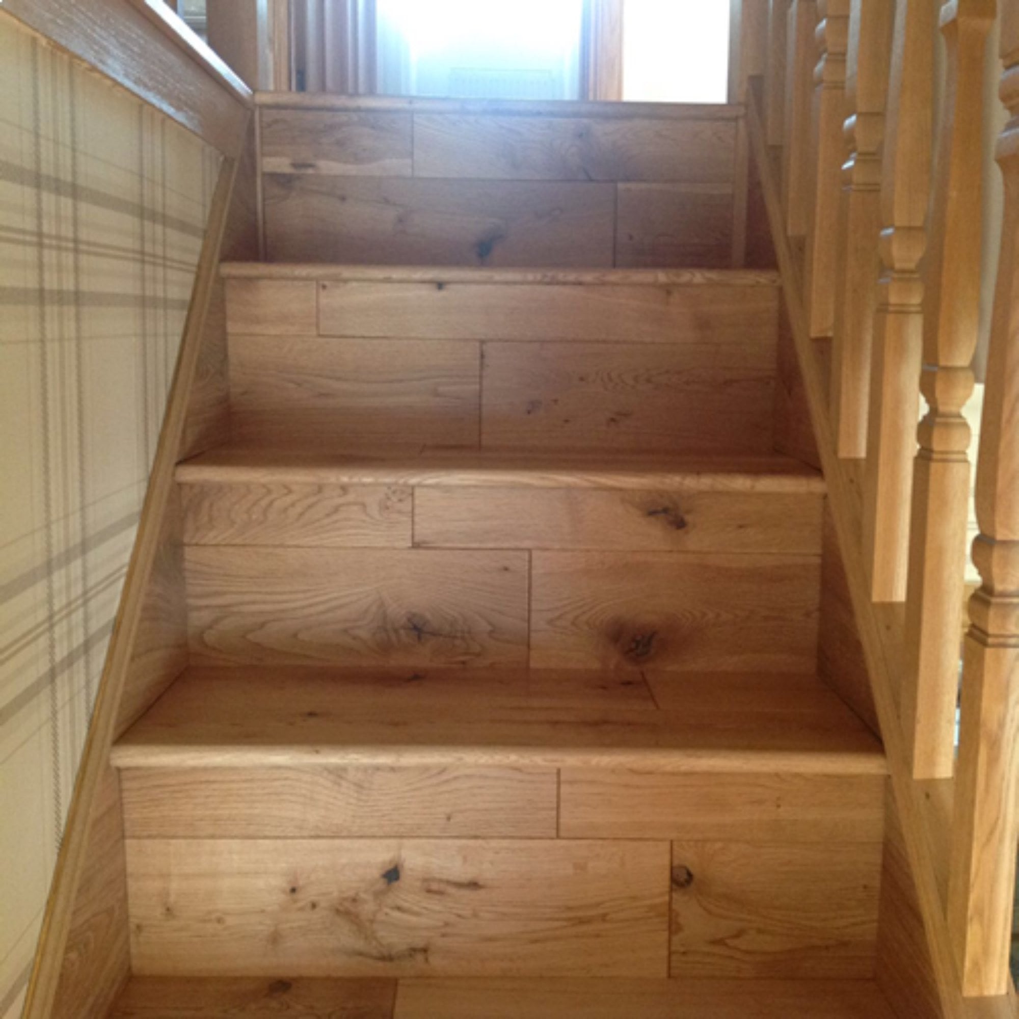Brushed Oak Engineered Wood Flooring – Brushed & Lacquered - 125mm Wide
