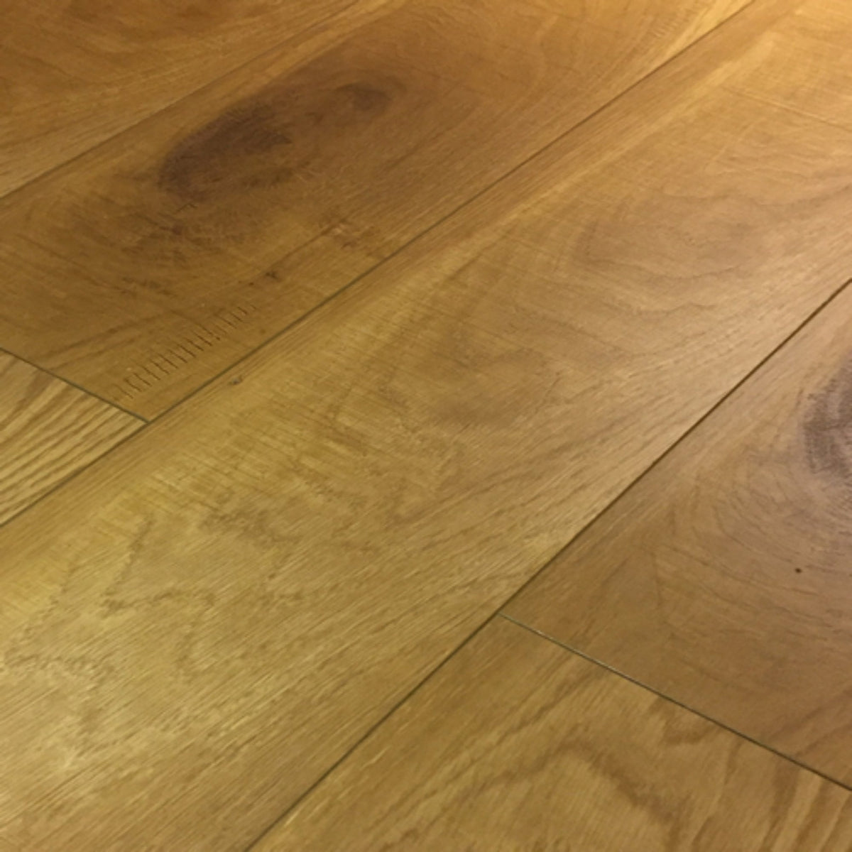 Staten Island Laminate Flooring – 125mm Wide – 15mm Thick - 3mm Underlay Attached