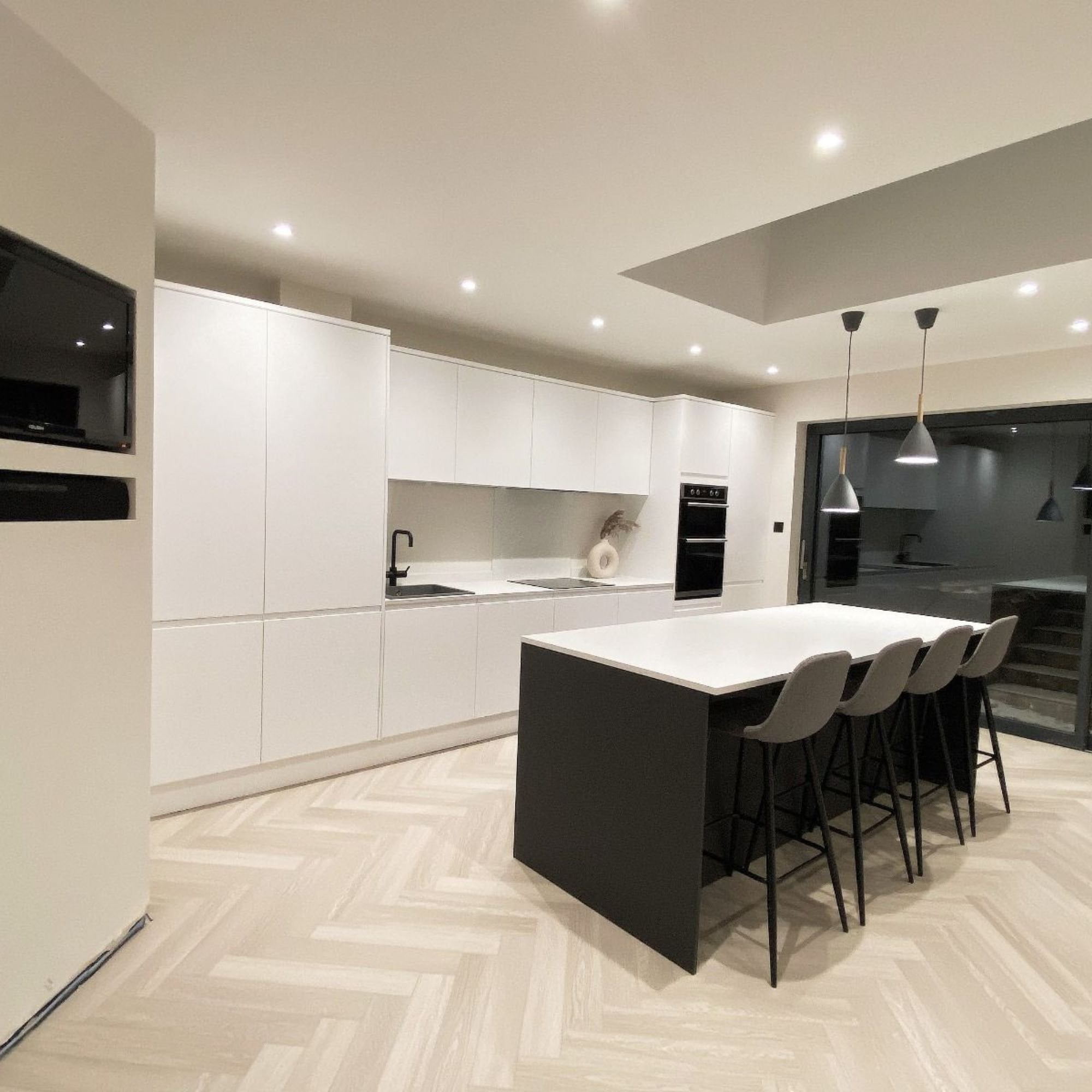 Anna Maria White Oak SPC Waterproof Vinyl Parquet Herringbone Flooring - 6mm Thick
