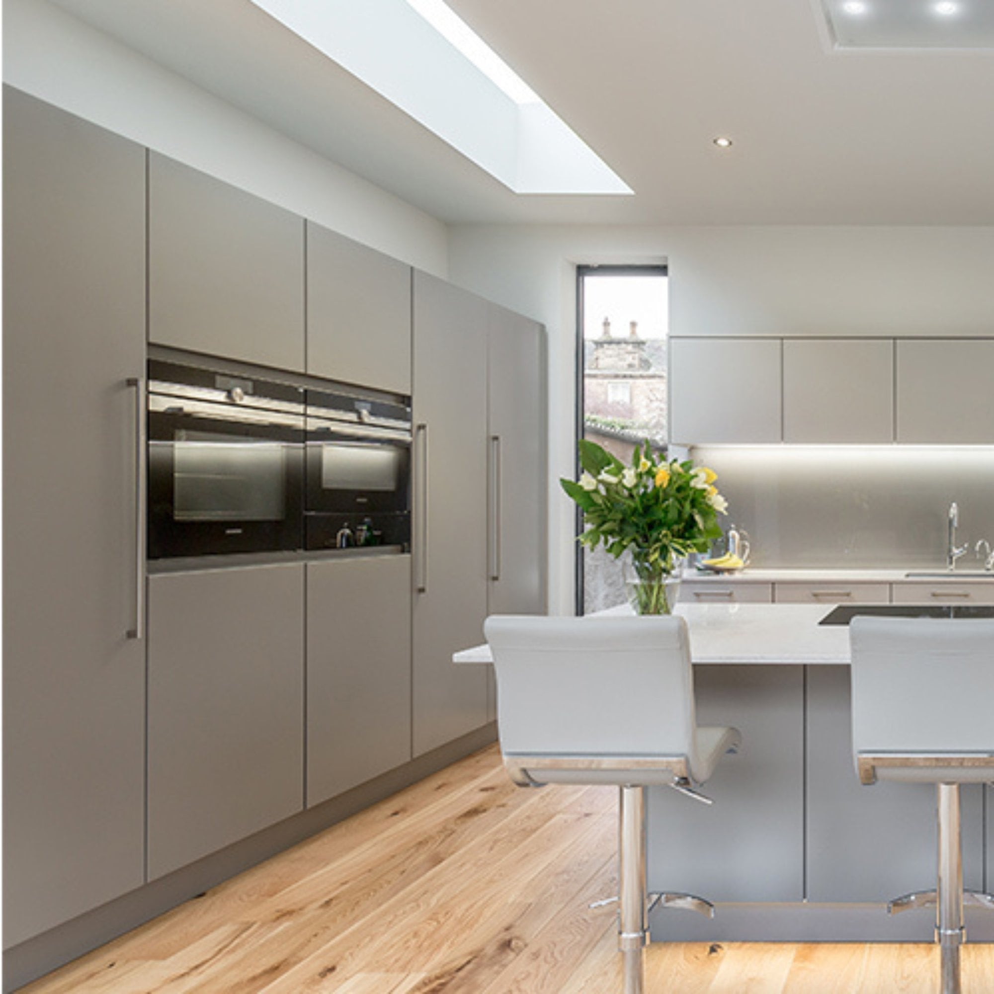 Brushed Alaska Oak Engineered Wood Flooring – Brushed & Lacquered – 190mm Wide