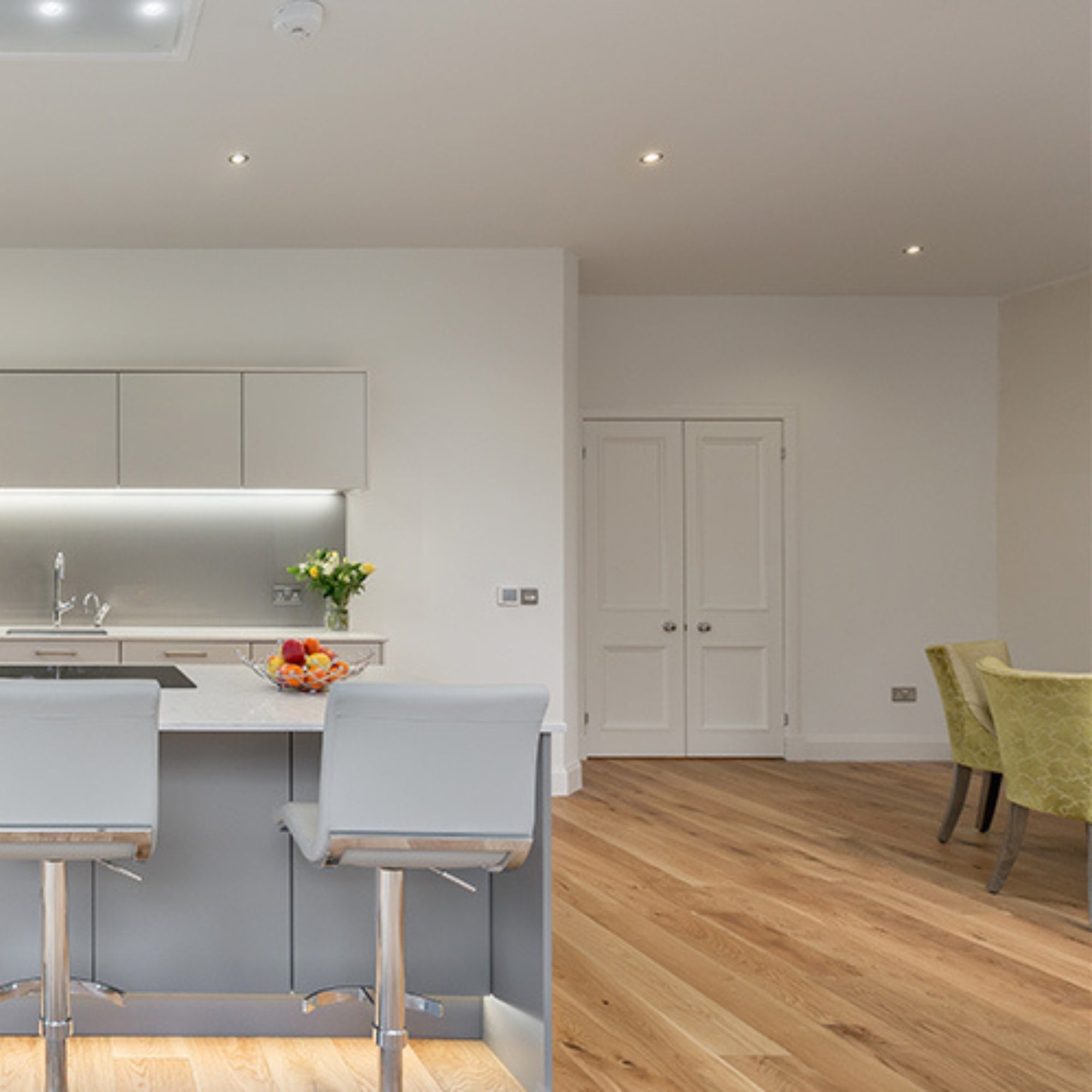 Brushed Alaska Oak Engineered Wood Flooring – Brushed & Lacquered – 190mm Wide