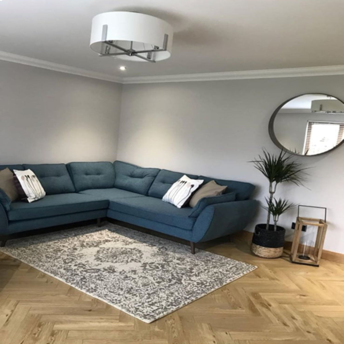 Finsbury Park Laminate Herringbone Parquet Flooring – 12mm Thick – AC4 Rated