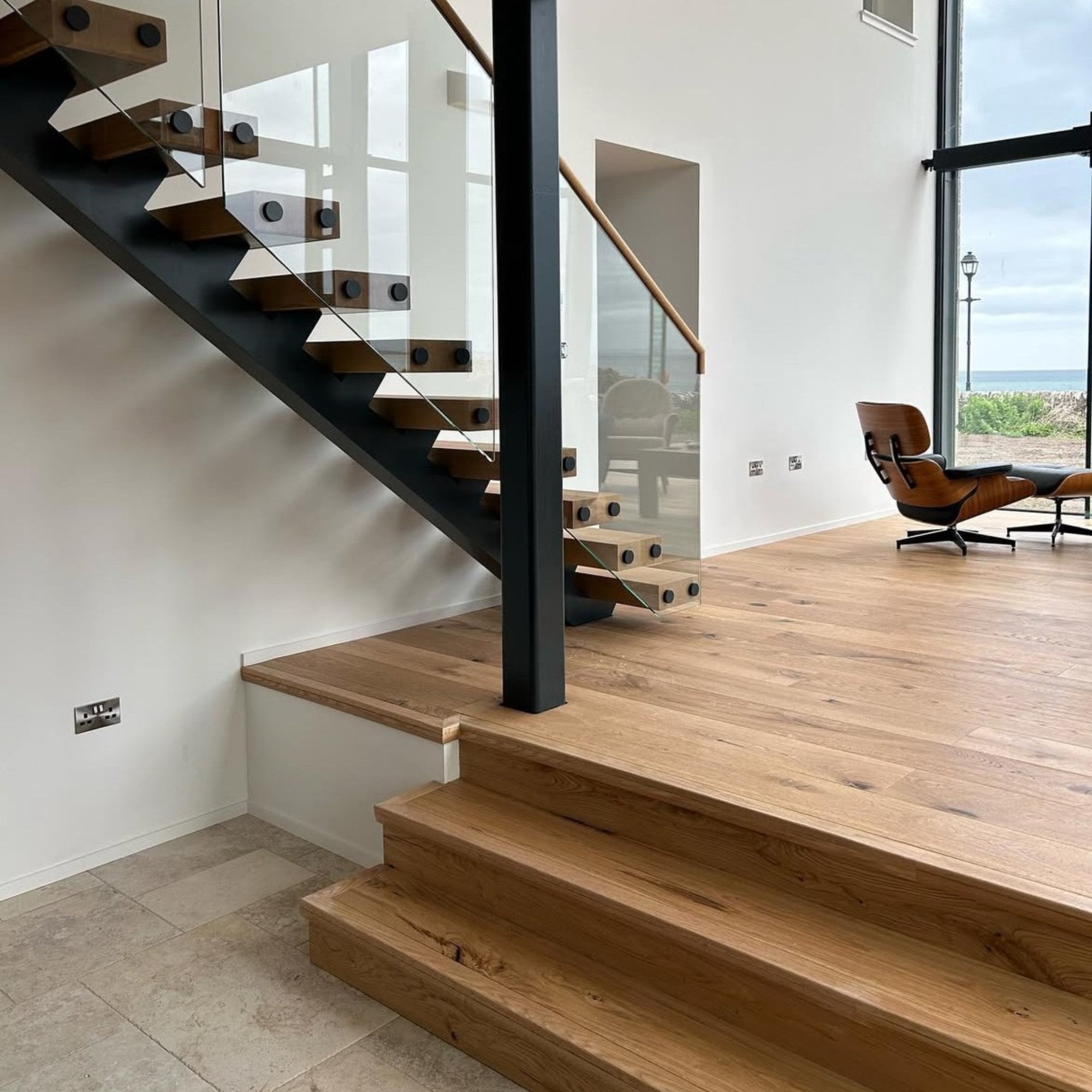 Brushed Oak Engineered Wood Flooring – Brushed & Lacquered - 125mm Wide