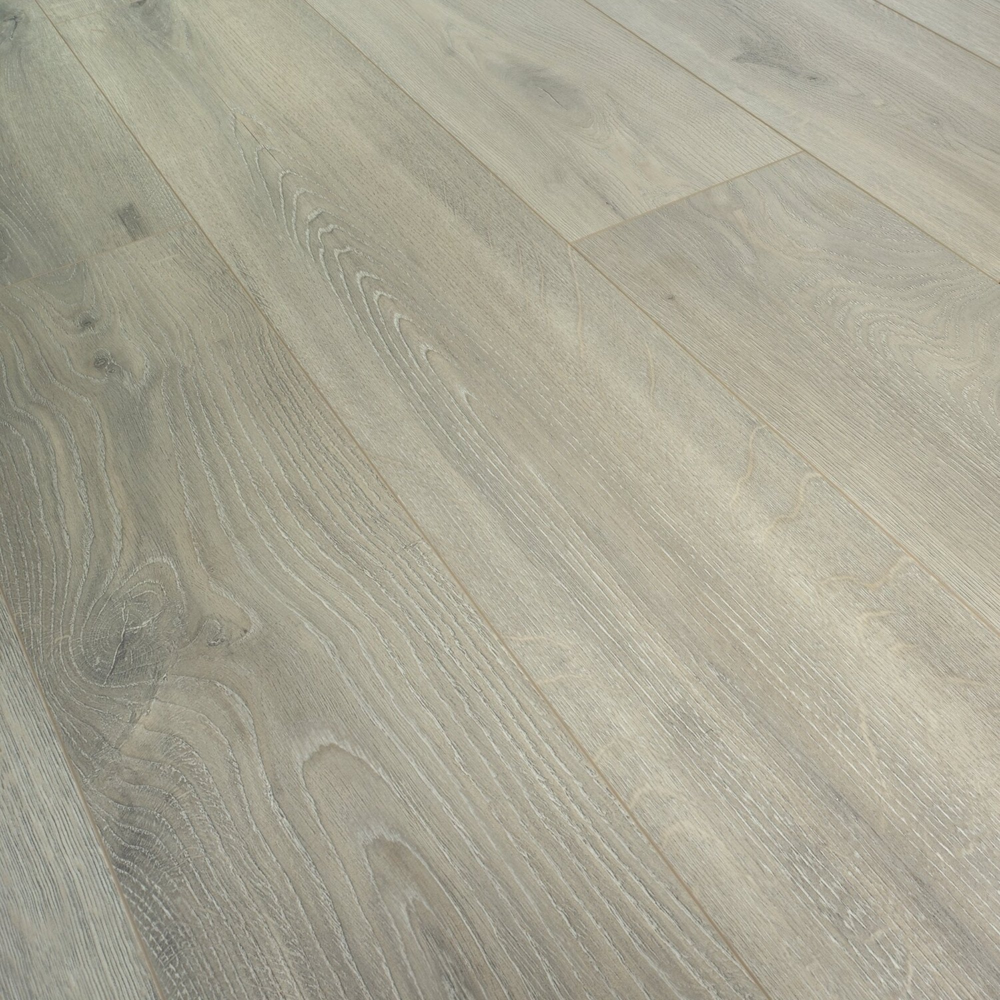 Pearl Oak Laminate Flooring – 193mm Wide – 14mm Thick – AC5 Rated
