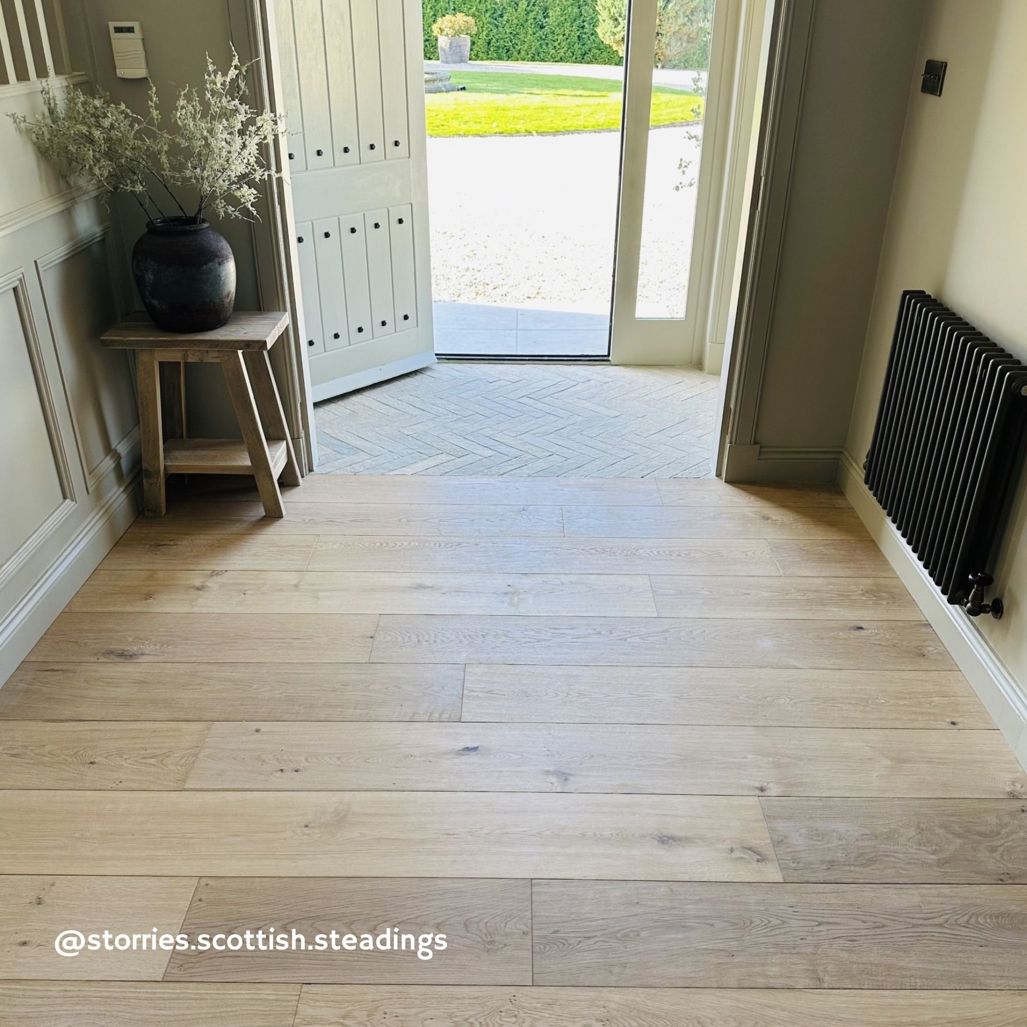 Storrie Oak Engineered Wood Flooring – Brushed & White Oiled – 240mm Wide