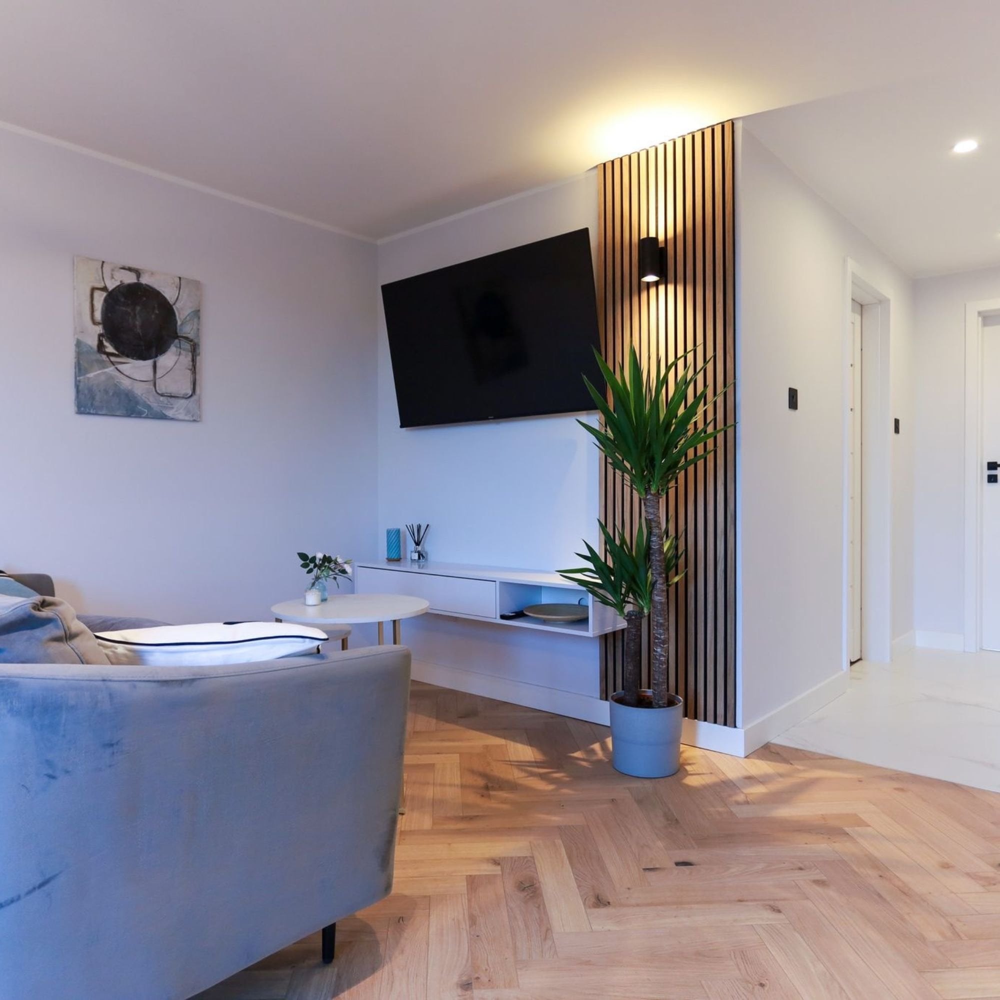 Chelsea Laminate Herringbone Parquet Flooring – 12mm Thick – AC4 Rated