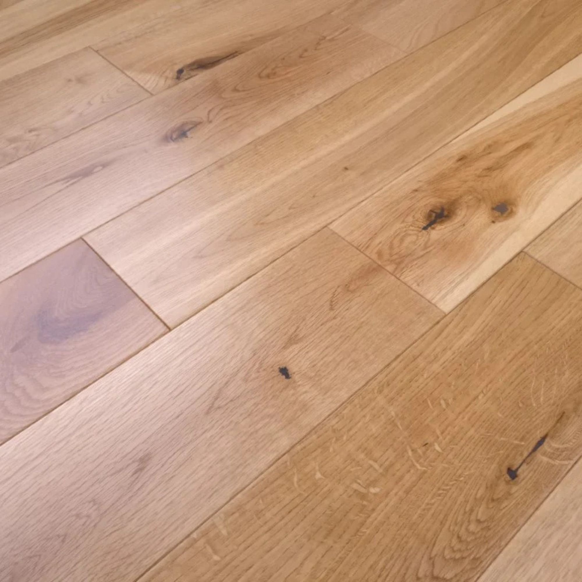 Smooth Satin Lacquered Oak Solid Wood Flooring – 18mm Thick (125mm Wide)