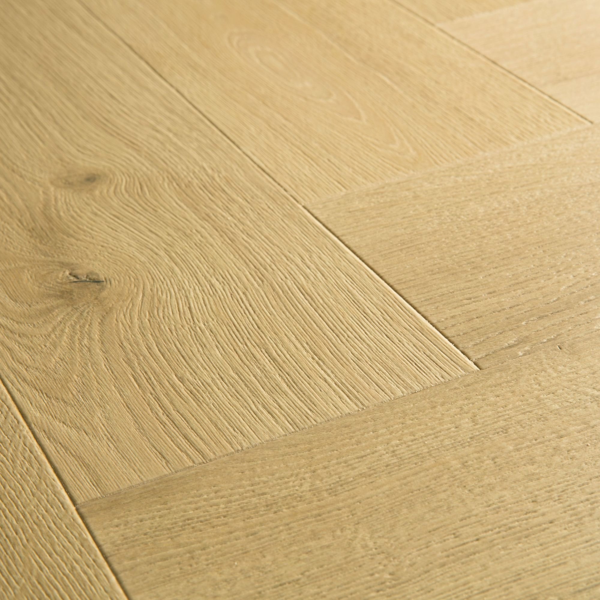 Nutmeg Oak Laminate Flooring - IMD8243 - 131mm wide - 8mm thick