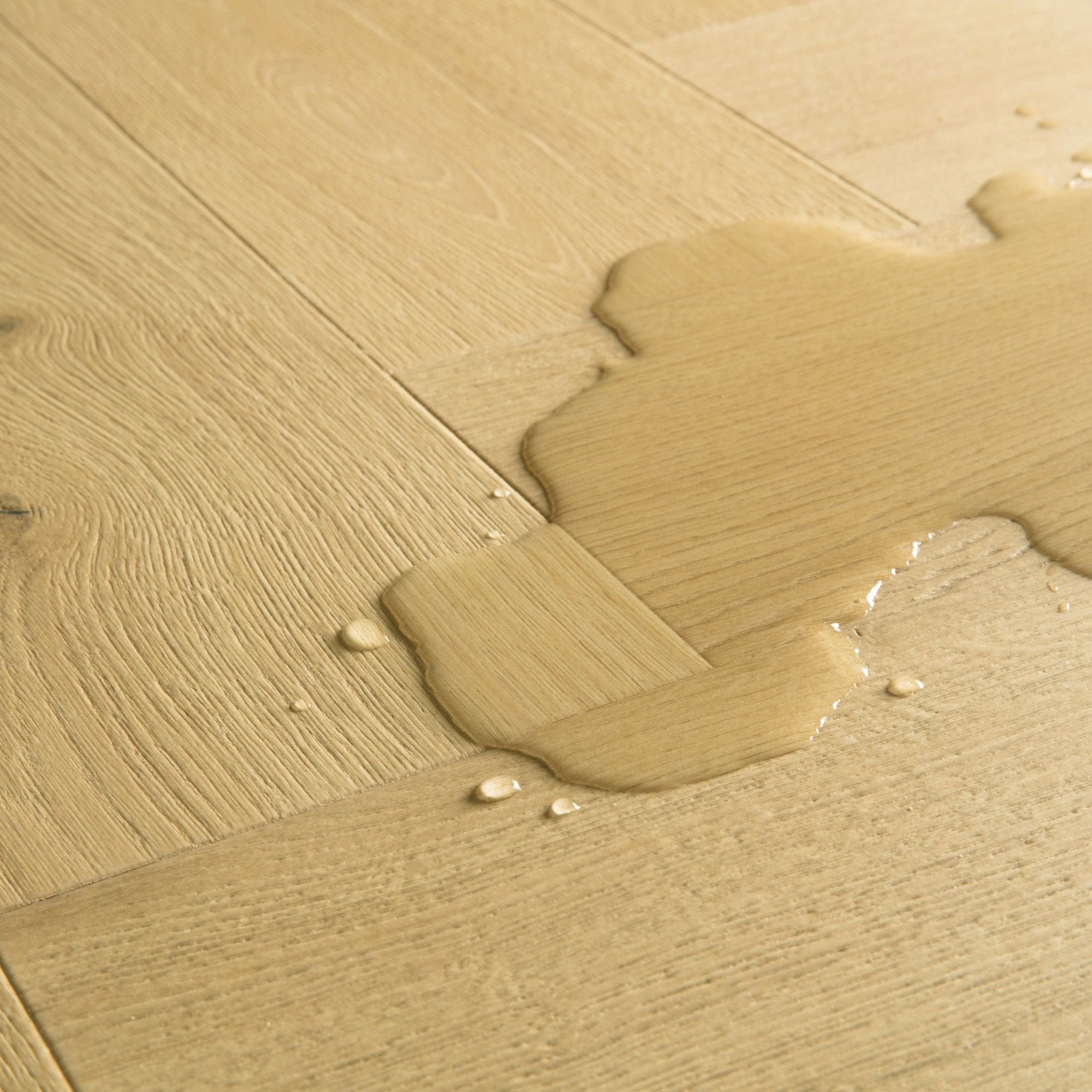 Nutmeg Oak Laminate Flooring - IMD8243 - 131mm wide - 8mm thick