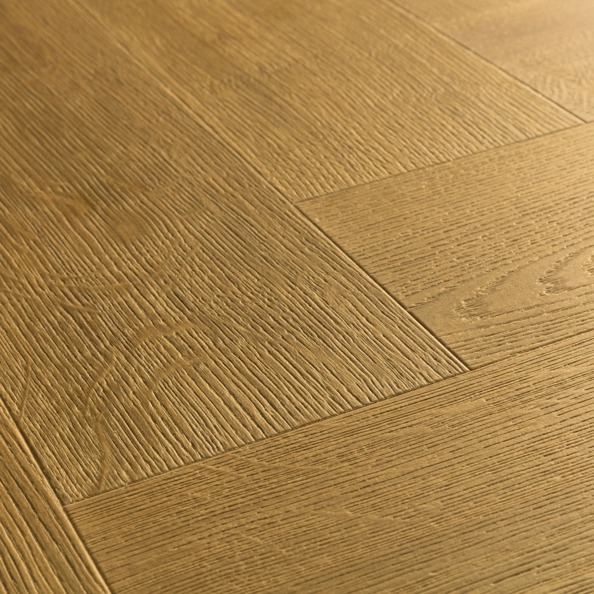 Cinnamon Oak Laminate Flooring - IMD8244 - 131mm wide - 8mm thick