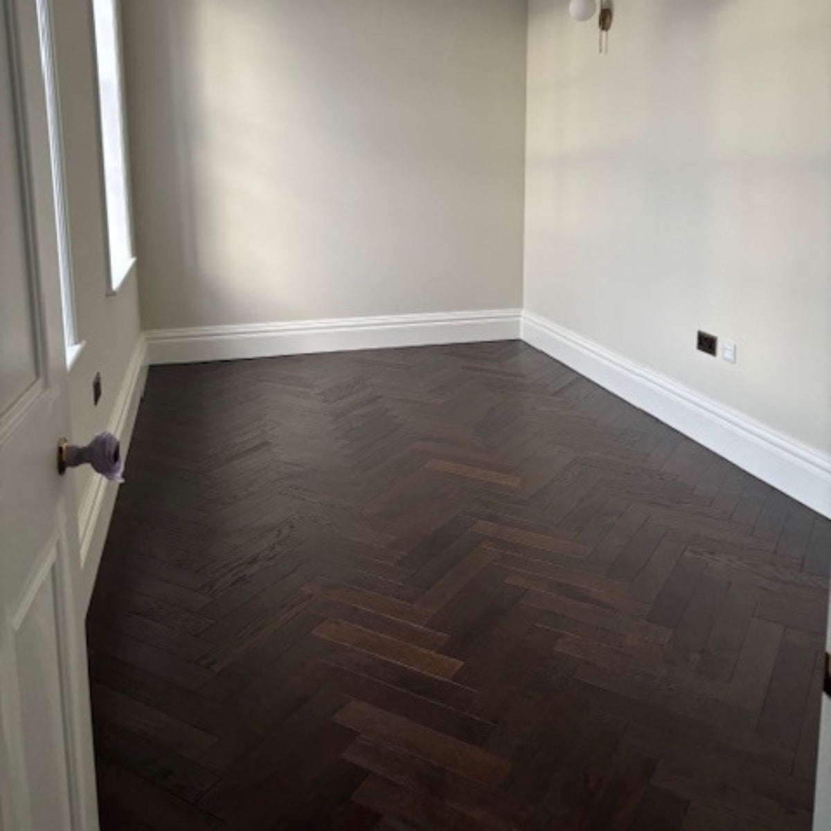 Oslo Dark Oak Herringbone Parquet Engineered Wood Flooring – Brushed & Lacquered - 90mm Wide